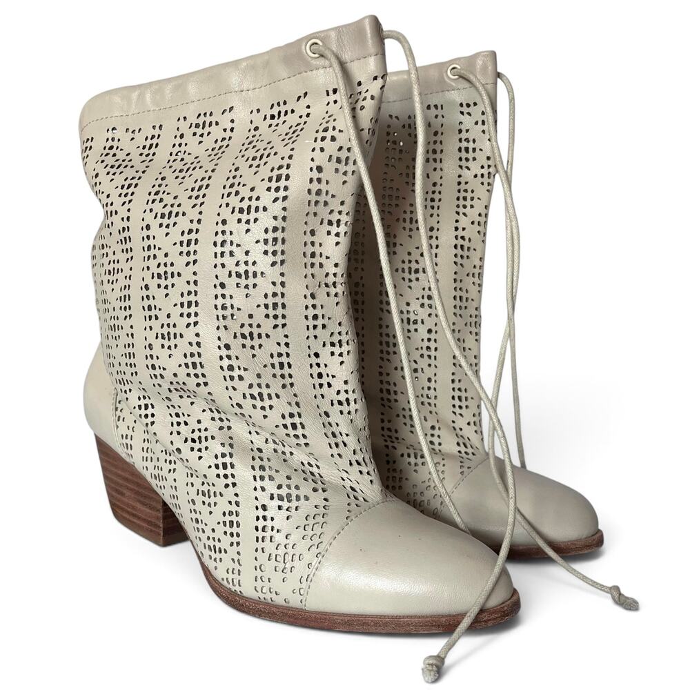 NEW Vivienne Westwood Anglomania Camilla Off White Nappa Leather Boots 38/8 Flaw